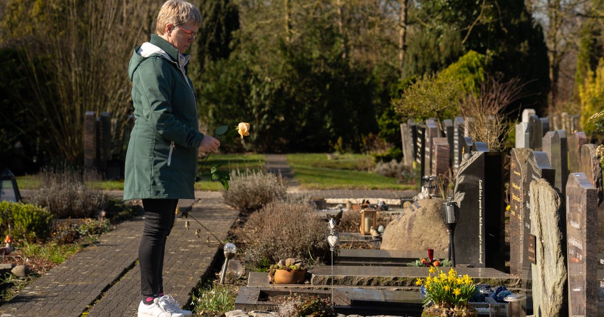 Sutra je Pobusani ponedeljak, Vaskrs za mrtve: Ovo su narodna verovanja, ako idete na groblje, OBAVEZNO je ovo