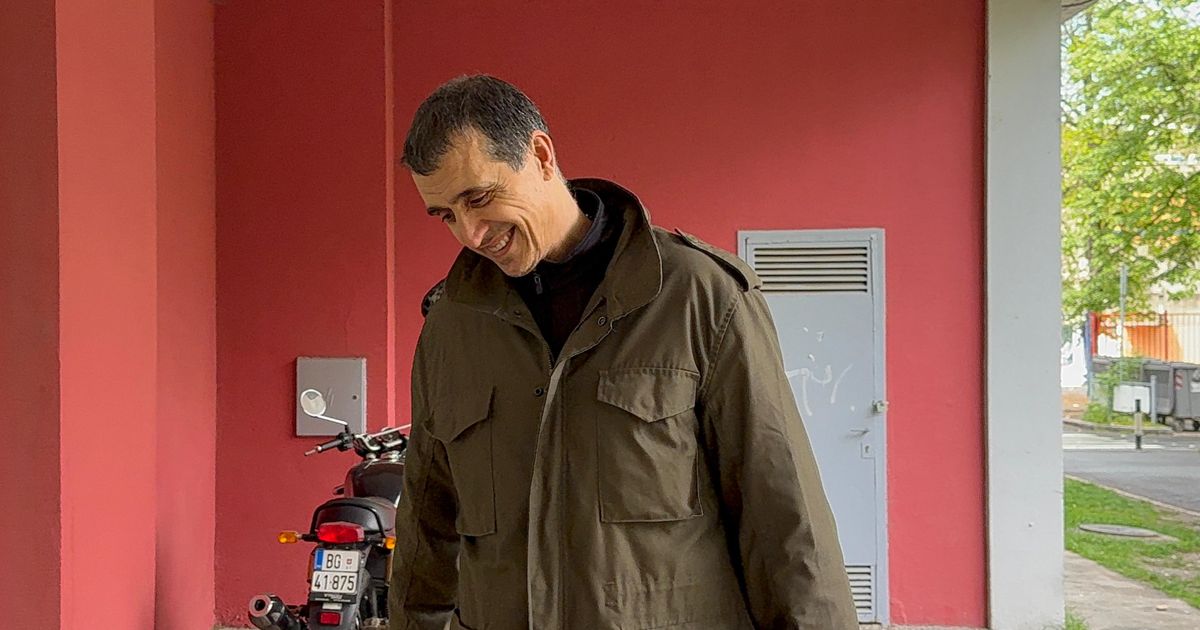 Prve slike Marka Bulata nakon što je prijavio suprugu policiji: Napustio stan nasmejan, evo šta je uradio