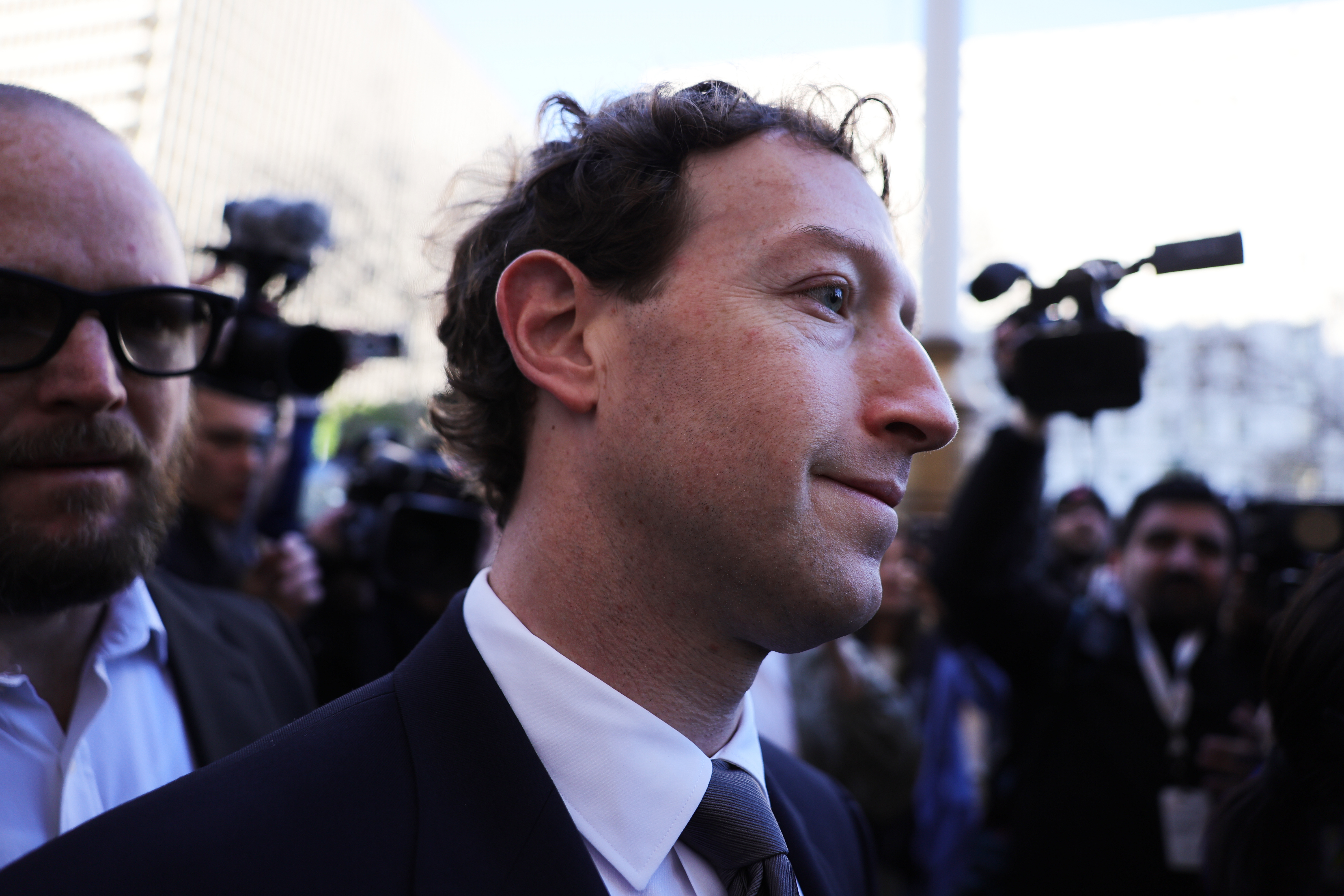 Meta pravi AI avatara Marka Zakerberga kako bi 79.000 zaposlenih moglo uvek da razgovara sa šefom