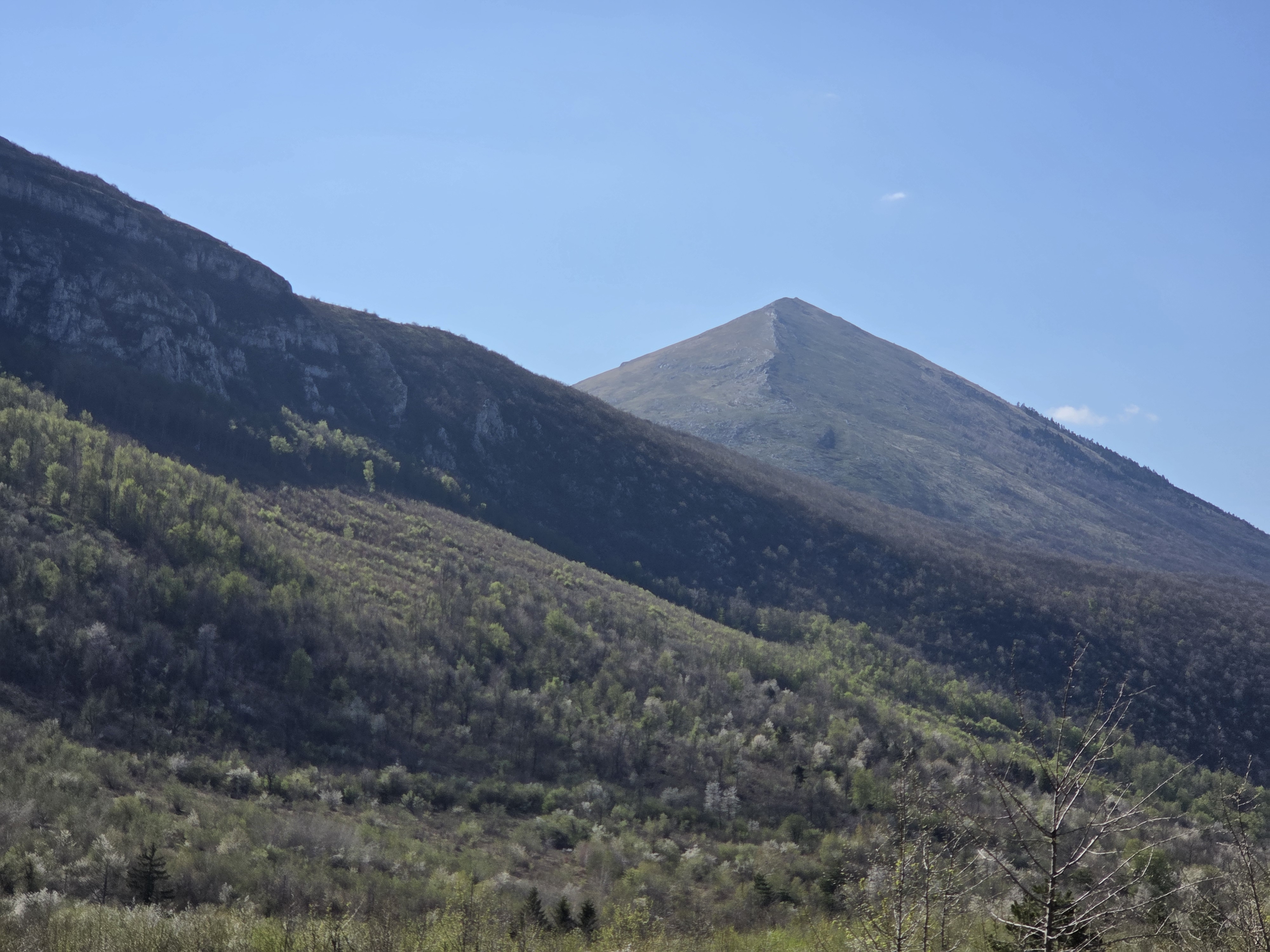 Na jugoistoku Srbije je mesto gde nebesa zemlju dodiruju: Čovek nogom tamo kroči ne bi li pronašao lek i mir