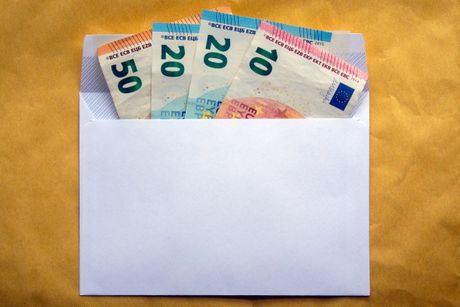 Novac u koverti