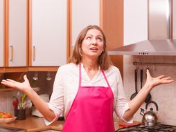 Domaćica, kuvarica, kuvanje