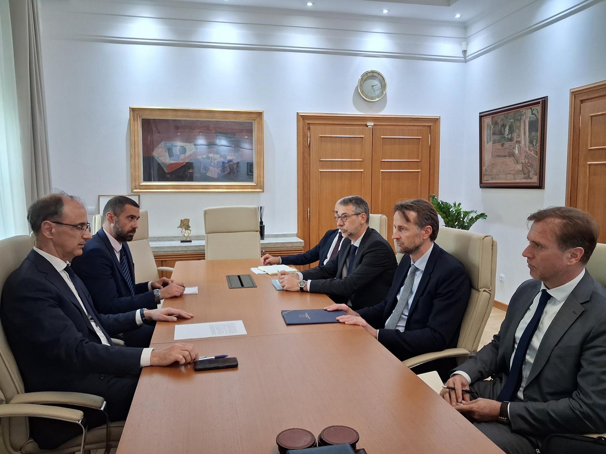 Macut održao hitan sastana sa šefom Delegacije EU u Srbiji