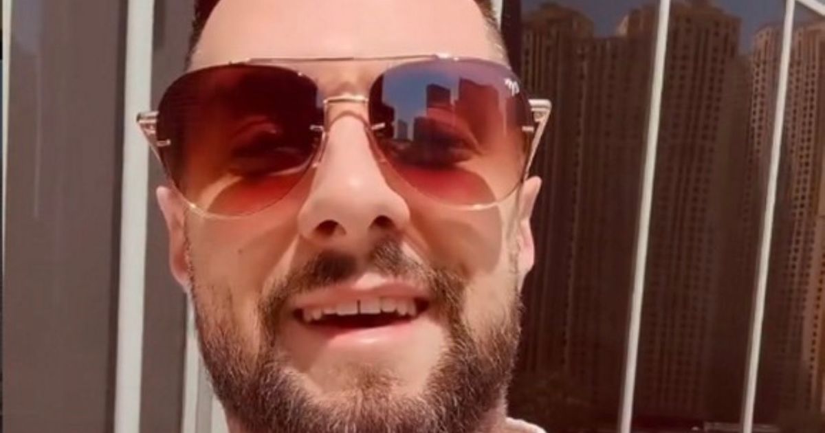 Pevač poludeo za Andjelom Ðuričić, sad uslikan u njenom rodnom gradu: Fanovi besne, nastao haos