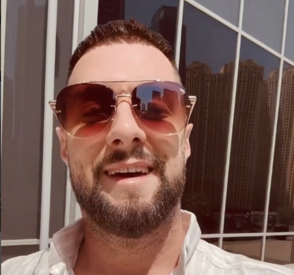 Pevač poludeo za Andjelom Ðuričić, sad uslikan u njenom rodnom gradu: Fanovi besne, nastao haos