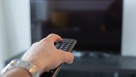 Držite dugme za paljenje 10 sekundi: Trik koji trenutno ubrzava svaki Smart TV
