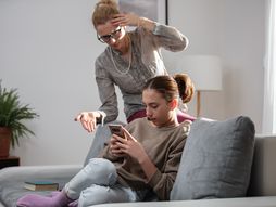 Tinejdžer u porodici