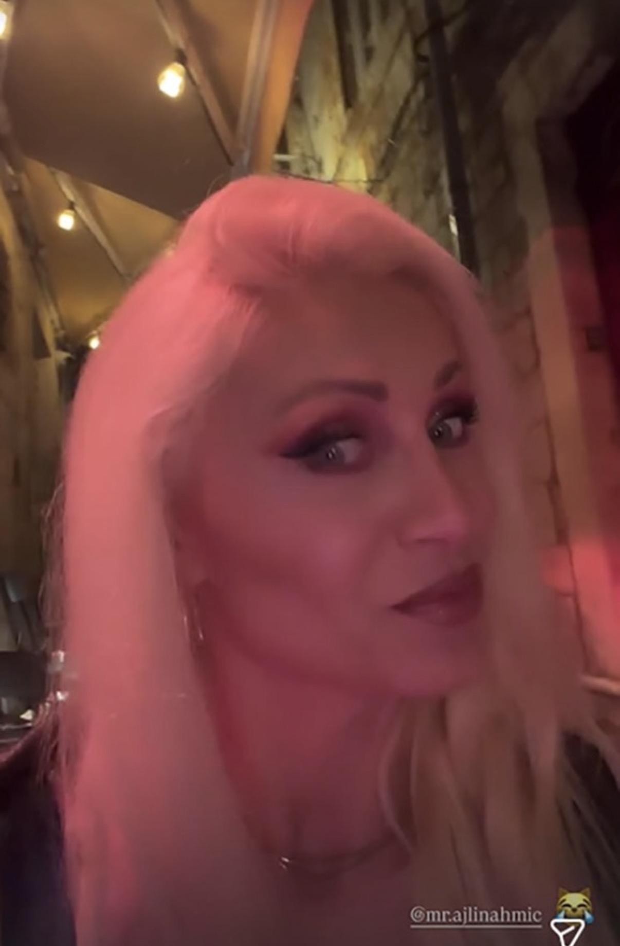 Pevačica se pomirila sa bratom Aneli Ahmić, on je oddveo iz zemlje: Sad se oglasila i pokazala kako uživaju