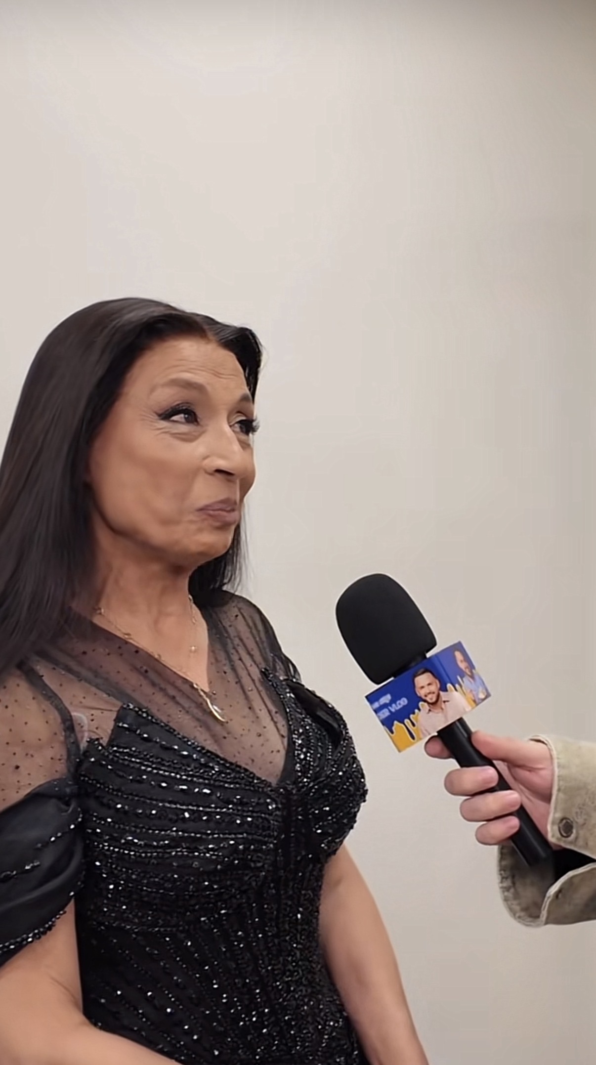 Rodila ga u zatvoru, sada se PRVI put pojavila u javnosti: Ovo je majka velike zvezde, svi se raspametili