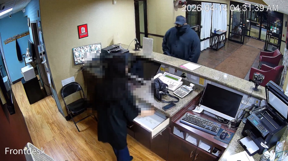 Najljubazniji lopov IKAD snimljen nadzornom kamerom: Policija objavila snimak, nestao je u terenskom vozilu