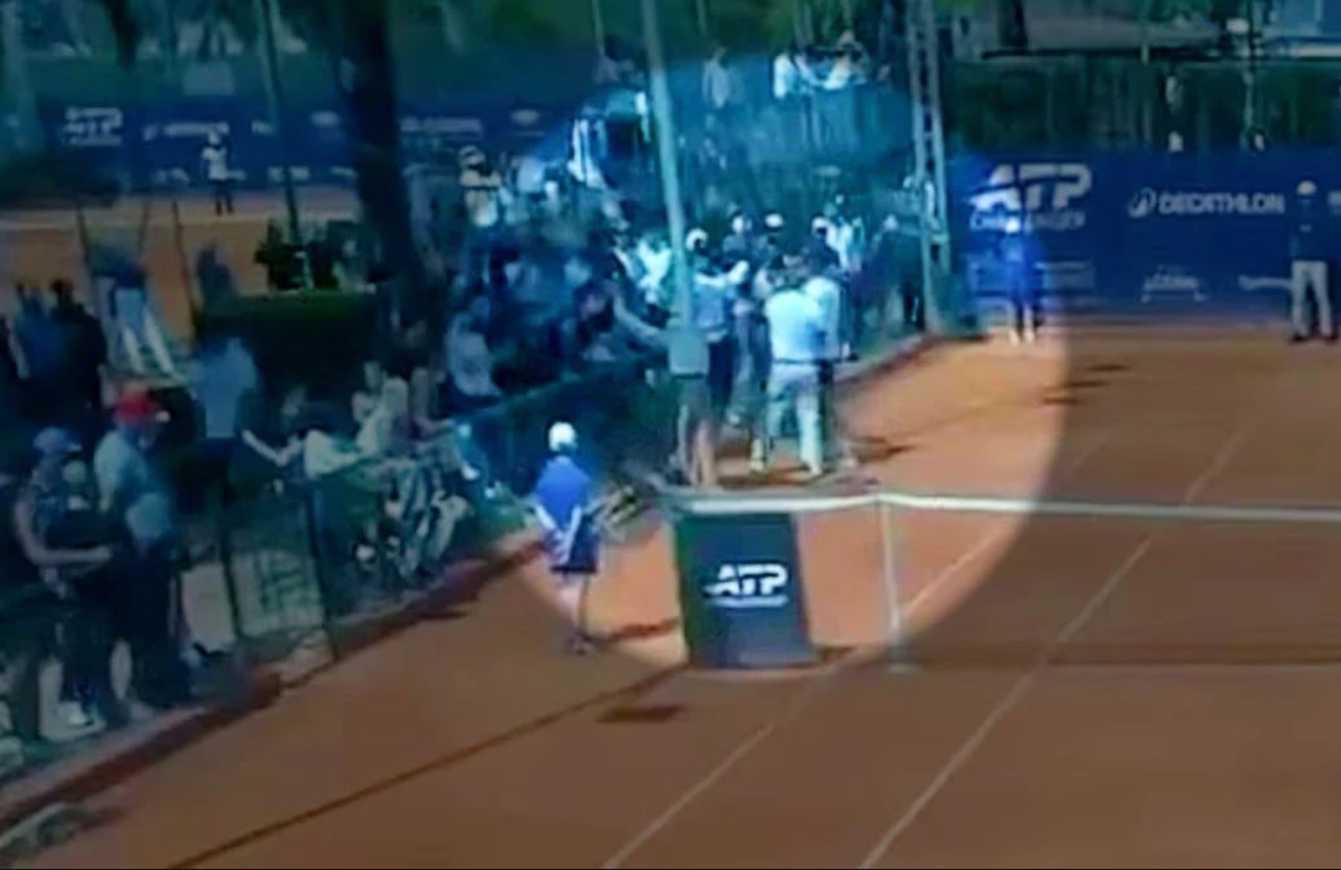 Bosanski teniser se umalo potukao usred meča: Navijač ga nazvao idiotom zbog poteza, usledila je velika gužva