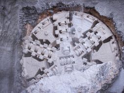 Kopanje tunela, mašina, tunel