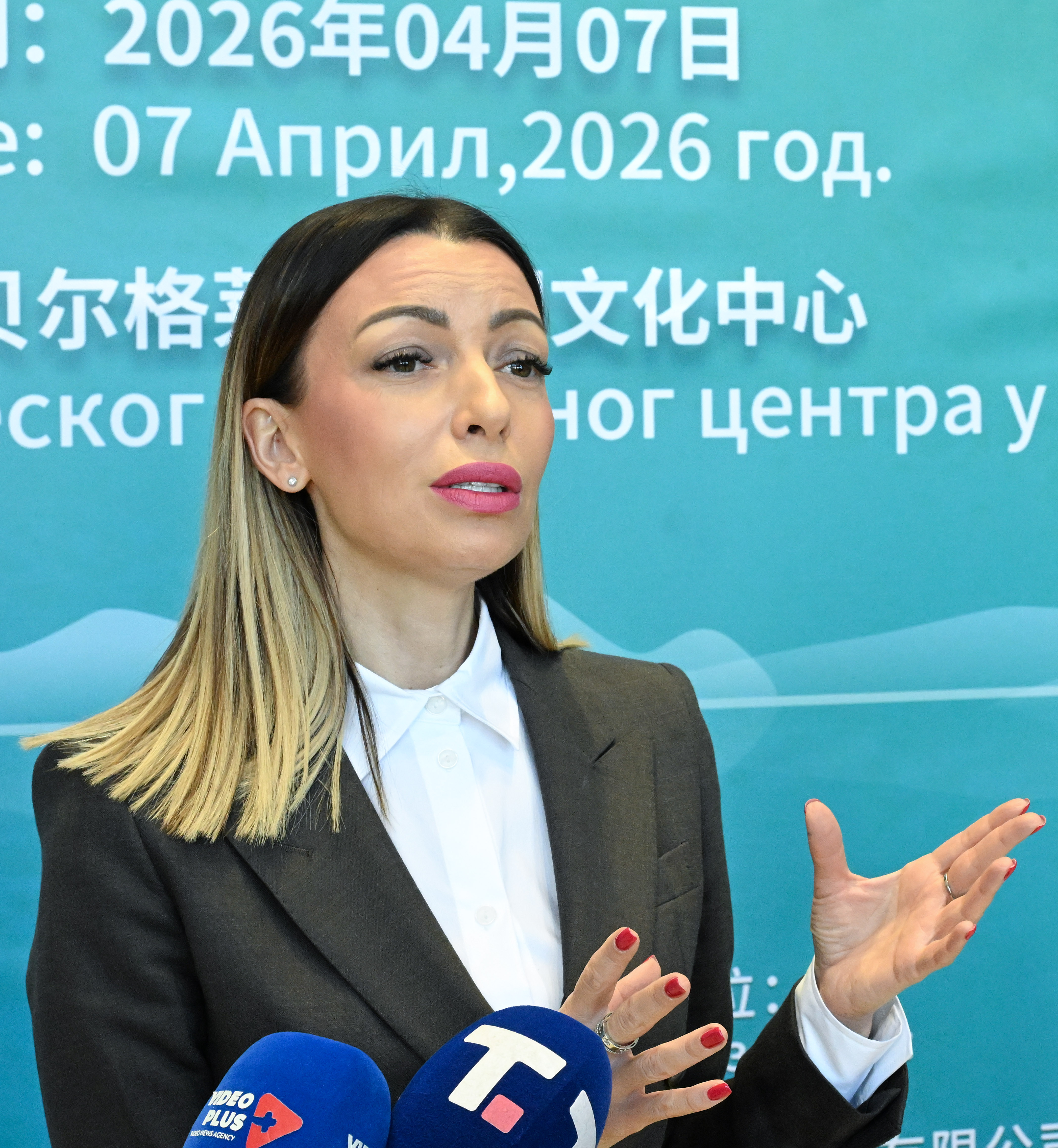 Mesarović obišla proizvodne pogone fabrike Krušik: Kompanija važna za privredu Srbije