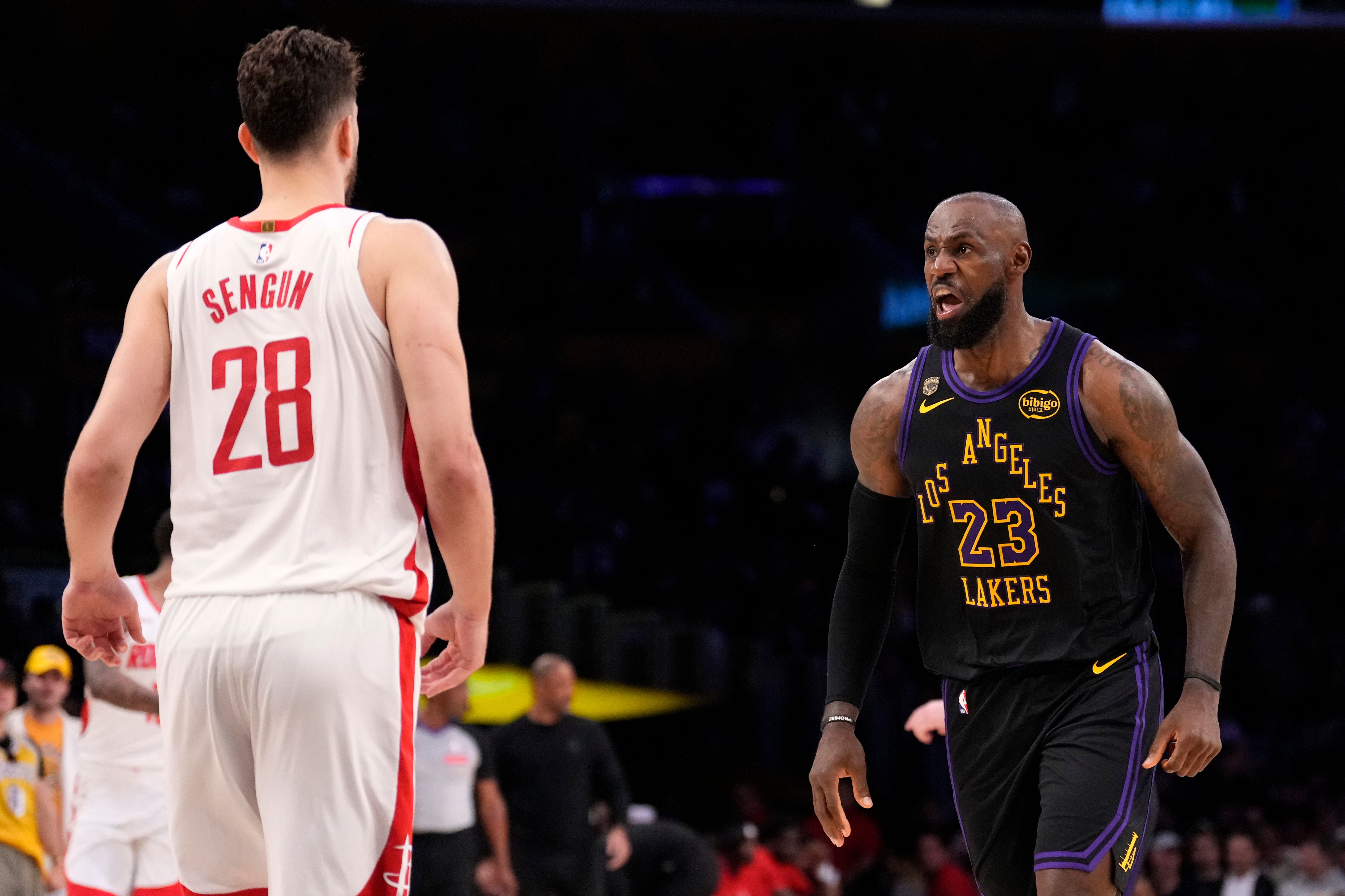 Moćni Džejms vodio Lejkerse do 2:0 protiv Hjustona