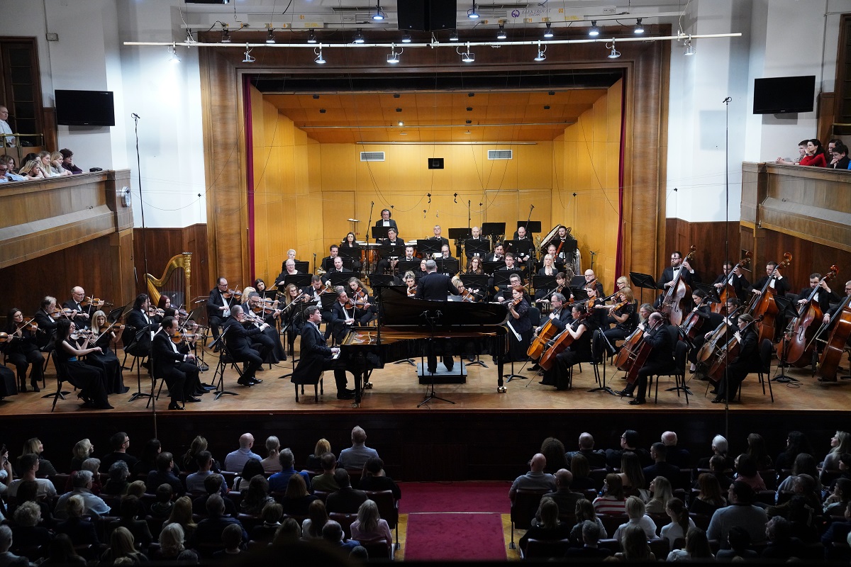 Macujev i Simfonijski orkestar RTS-a održali koncert u Kolarčevoj zadužbini