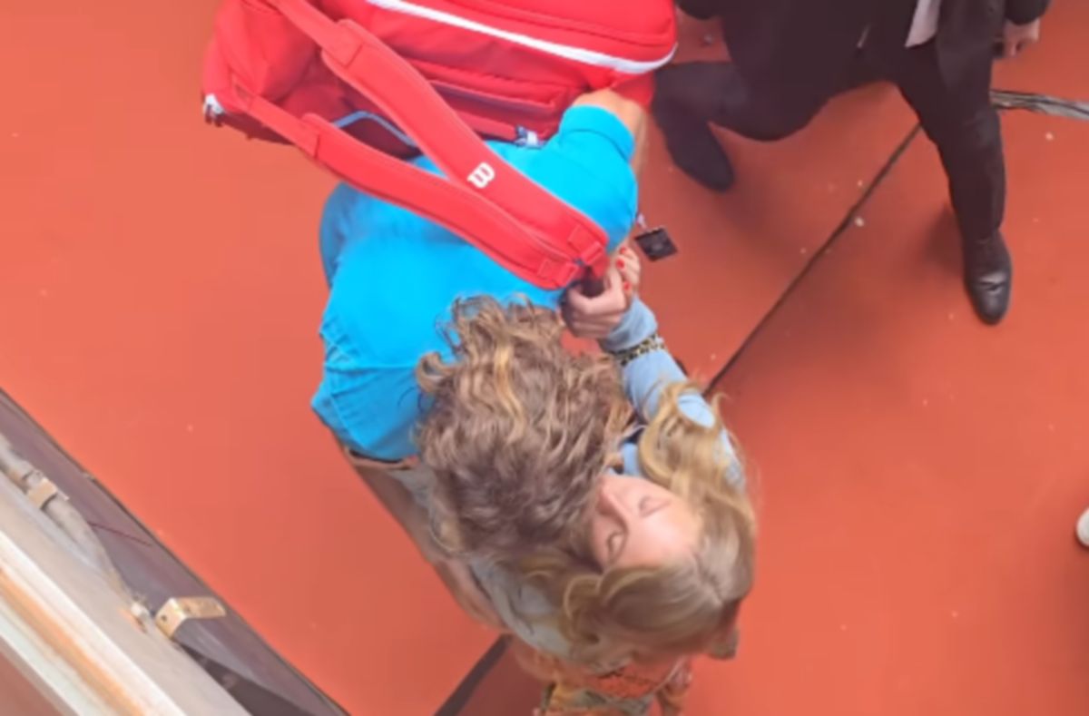 Cicipas prošao golgotu protiv anonimusa, svađao se sa Srpkinjom, na kraju poljubio novu devojku pred svima