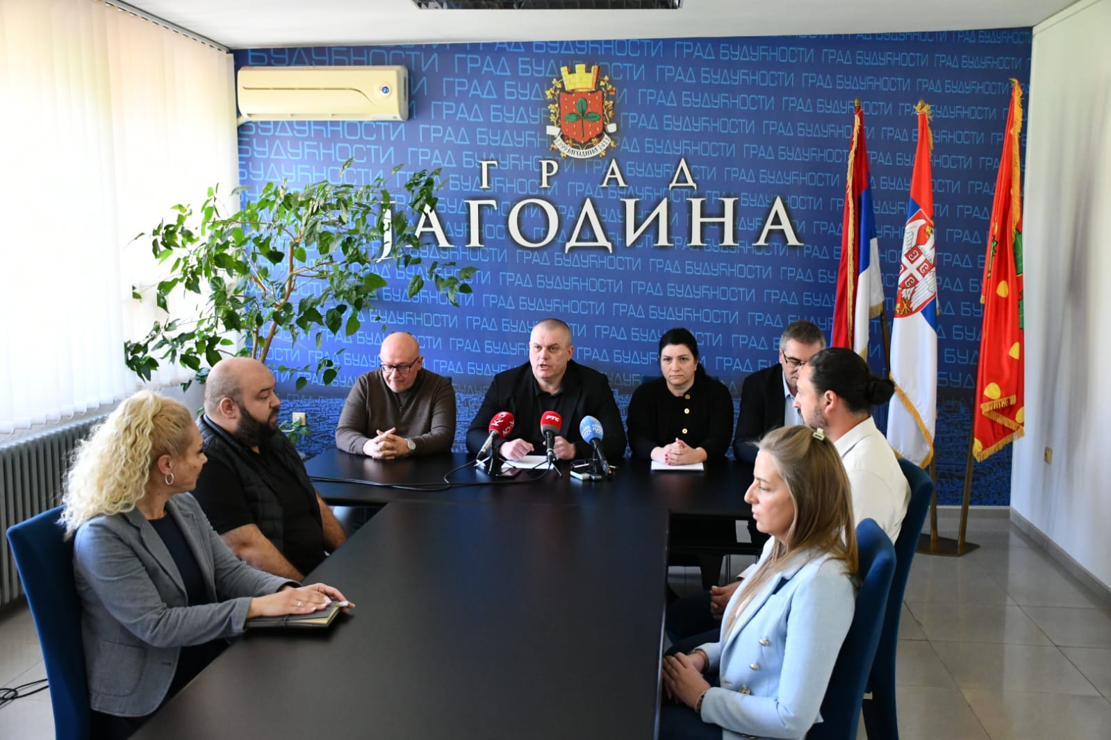 Samohrana majka i načelnica Sanja Jeremić traži zaštitu: Ko štiti Zorana Nikolića u Jagodini?