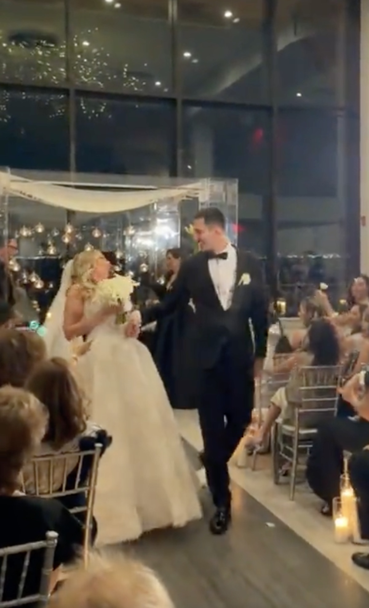 "JOŠ JEDNA ZLA SVEKRVA": Mlada krenula ka oltaru, a onda se desio incident koji je zapalio mreže