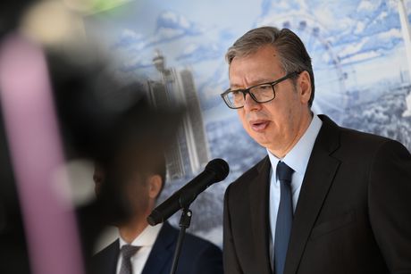 Aleksandar Vučić, Alabar, kula Beograd Vidikovac