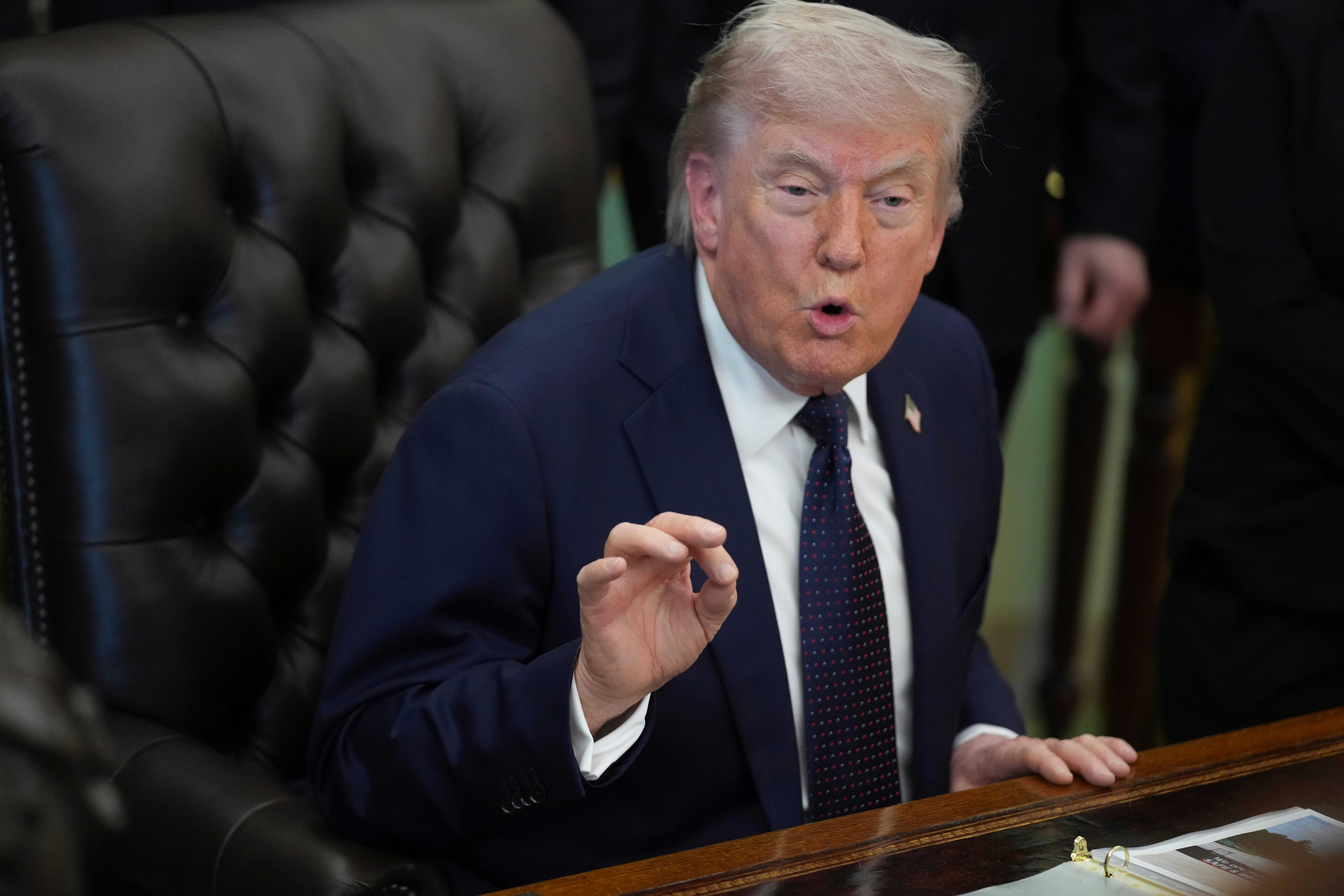 Tramp ŽESTOKO ZAPRETIO Britaniji carinama