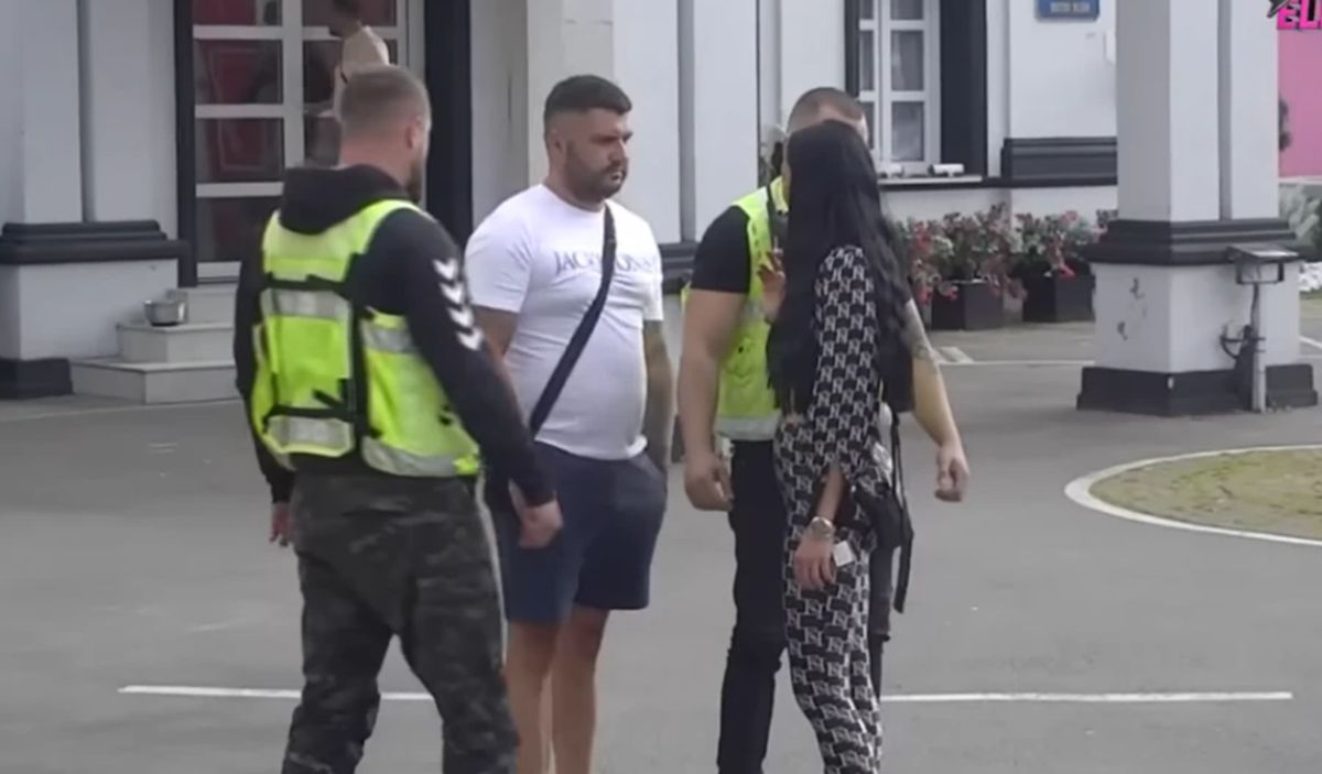 Maja van sebe! Urla u Eliti zbog Asmina i Stanije: Obezbeđenje moralo da interveniše "Njega grebi..."