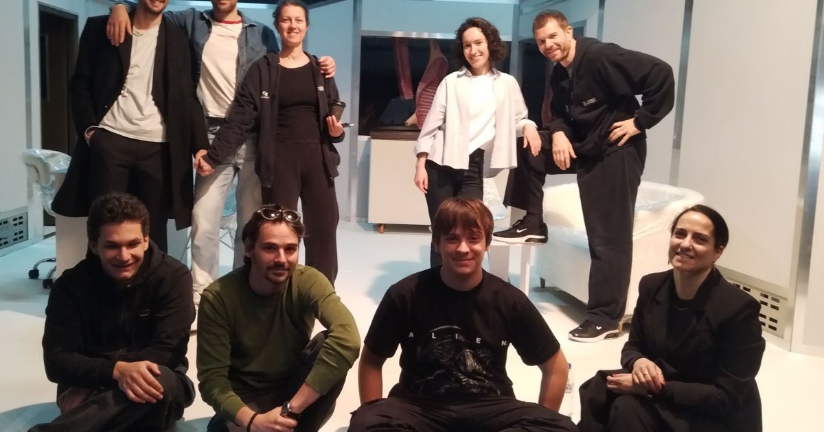 Šta rade roditelji čiji sin je ubio školskog druga: Predstava 