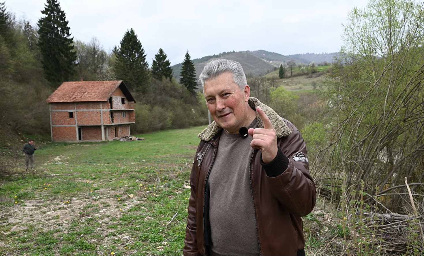 Pero rasprodao sve što ima u Nemačkoj pa kupio pola svog rodnog sela: "Imam ideju..."