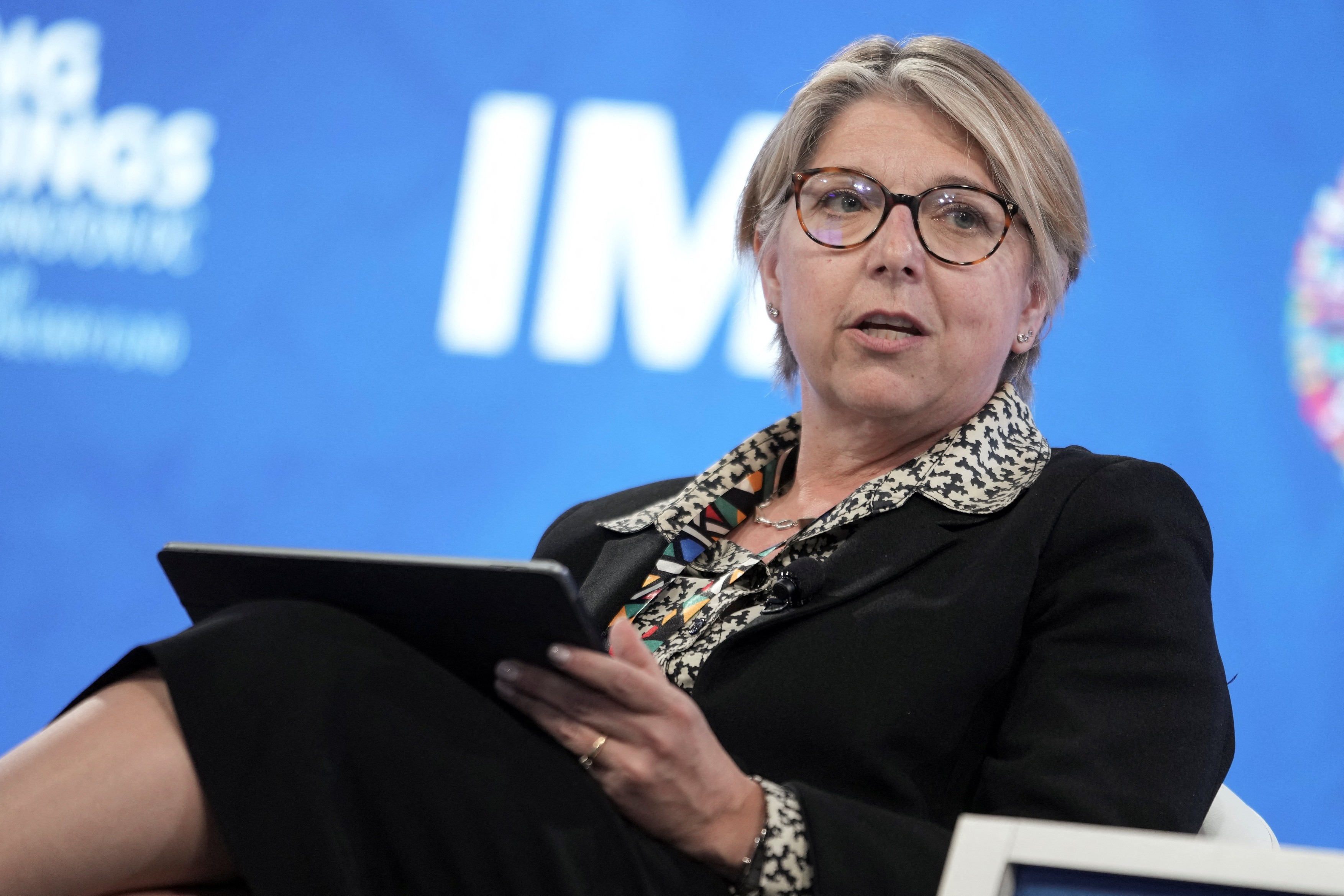 Banka Engleske upozorava na pad svetskih berzi: Akcije AI kompanija precenjene, sledi bolno prilagođavanje