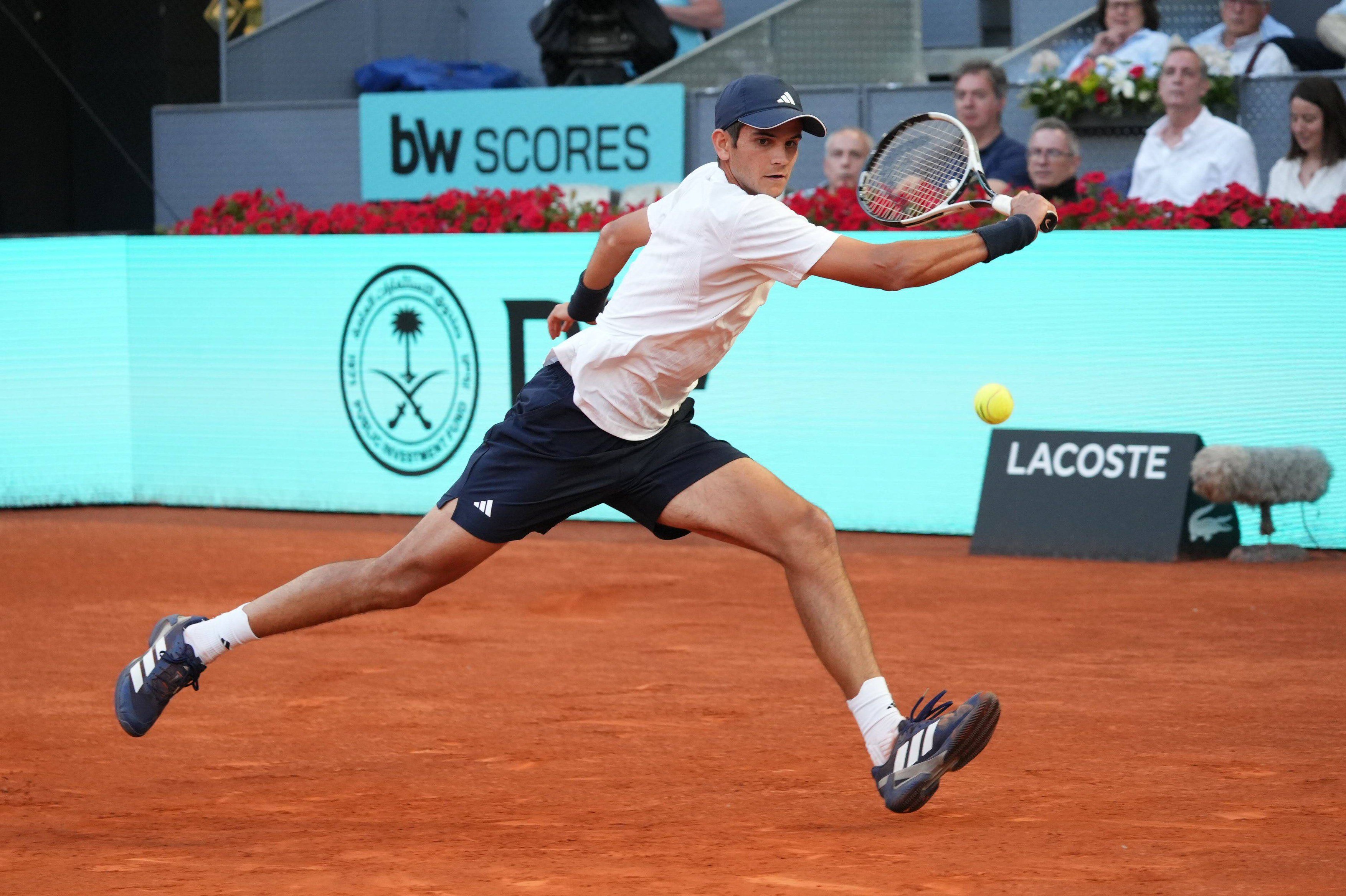 Ima 19 godina i mogao bi biti naslednik Đokovića, Federera i Nadala, preti Alkarazu i Sineru, pomaže Novaku
