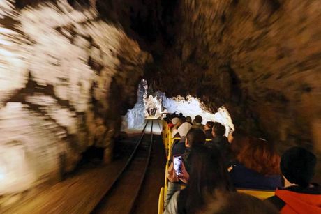 Postojnska jama, Slovenija