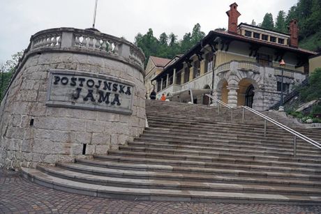 Postojnska jama, Slovenija