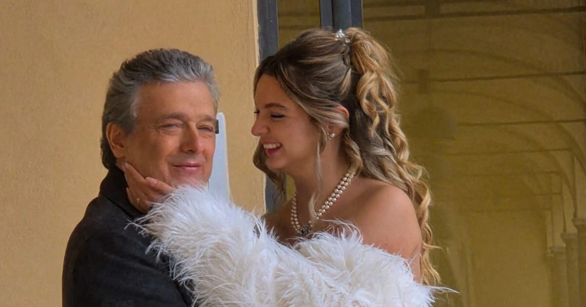 She is 23 years old and just married her professor 40 years her senior: They look exactly as you imagine