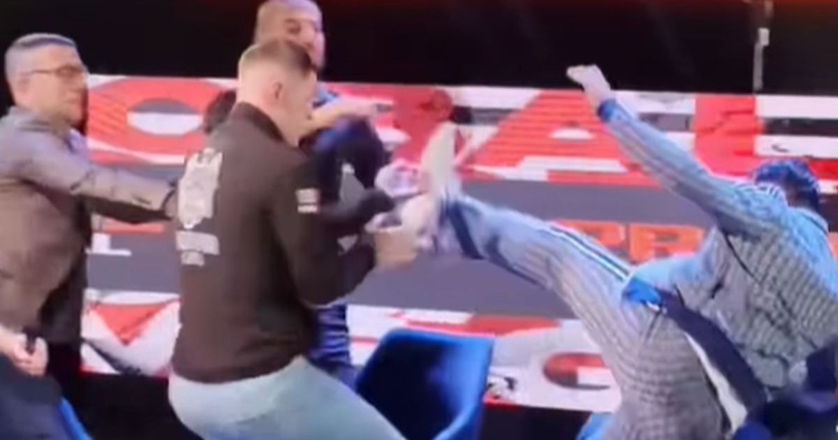 Haos i tuča na konferenciji pred 