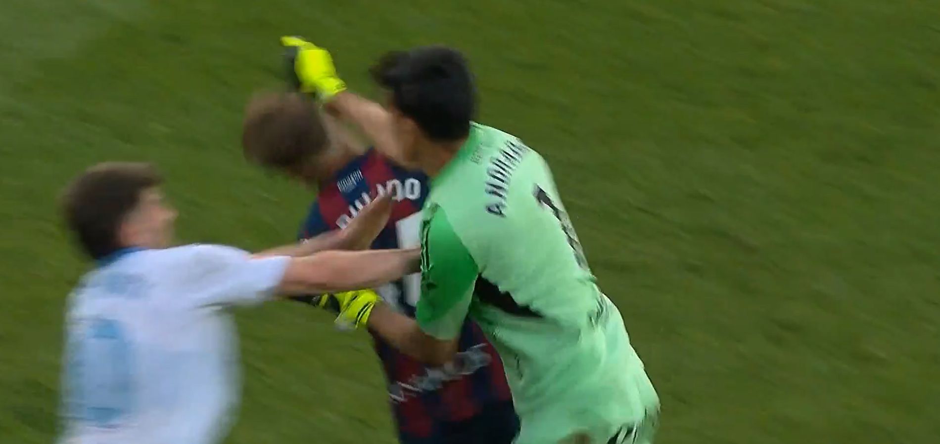 Nokautirao igrača na terenu, sada njegov klub razmatra jedinu ispravnu opciju