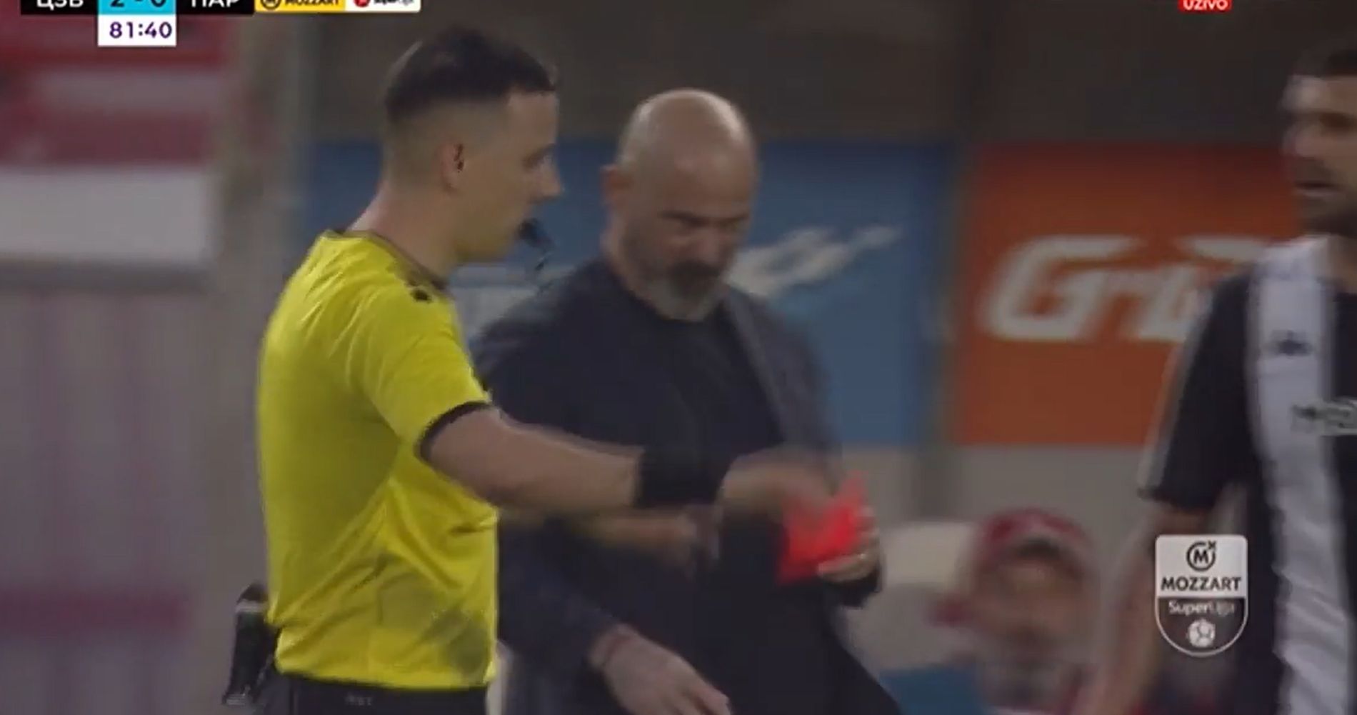 VAR sprečio crveni karton na 179. večitom derbiju, sudija iznenadio sve, odmah dobio poziv "iz sobe"