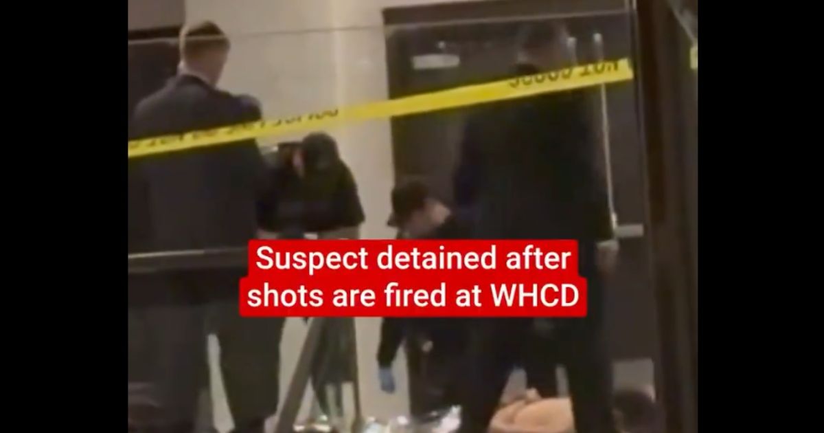 Ovo je momenat hapšenja Trampovog napadača! Skinuli ga do gole kože (VIDEO)