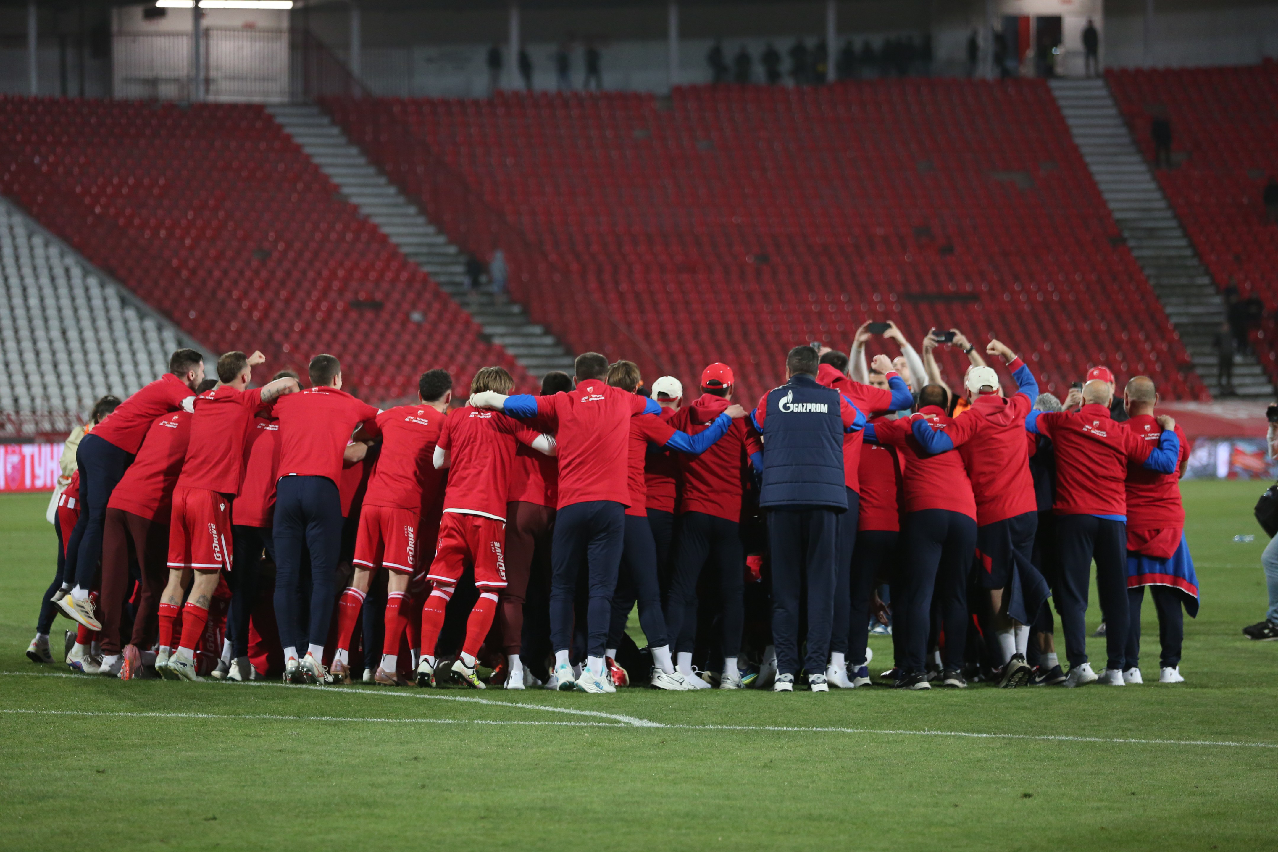 Zvezda na hit način "pecnula" Partizan! Ekonom crveno-belih ima isti broj titula kao klub iz Humske