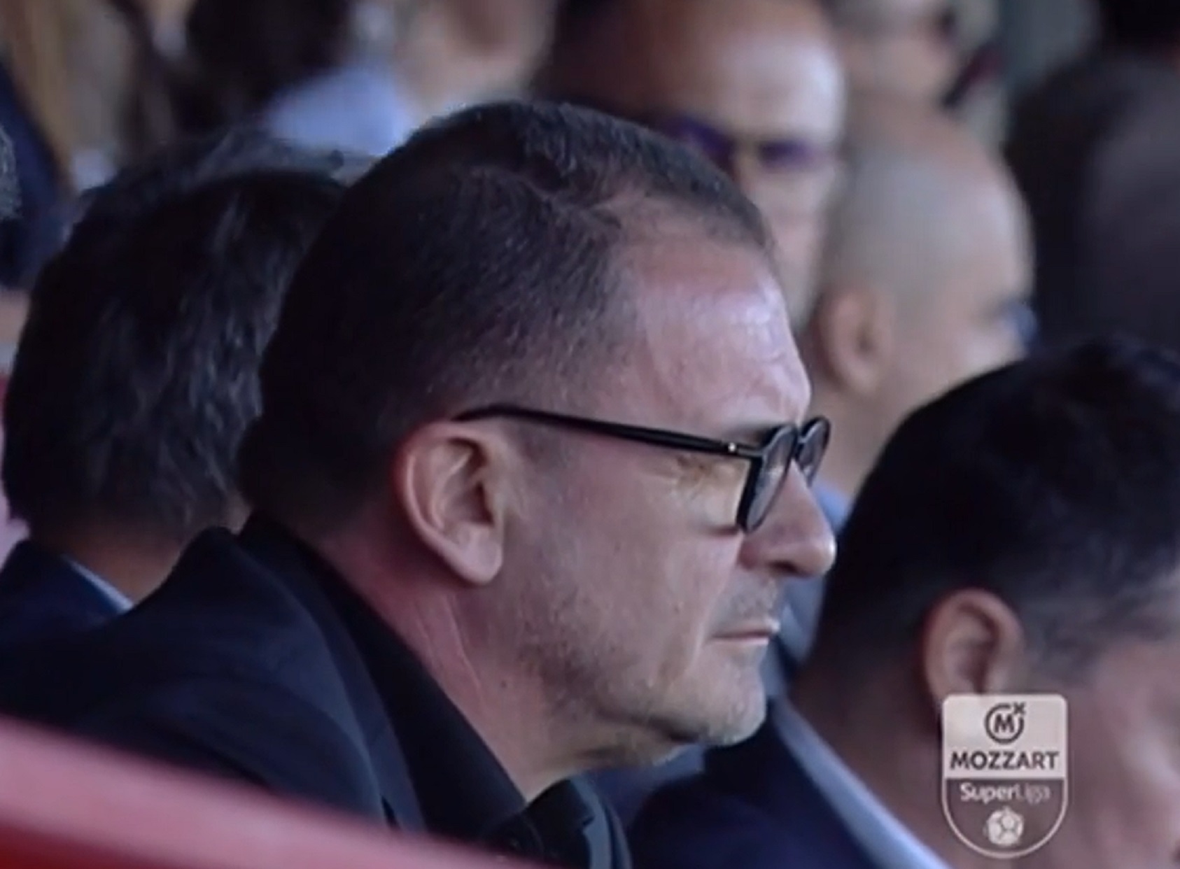 Navijači Partizana terali Mijatovića iz kluba!