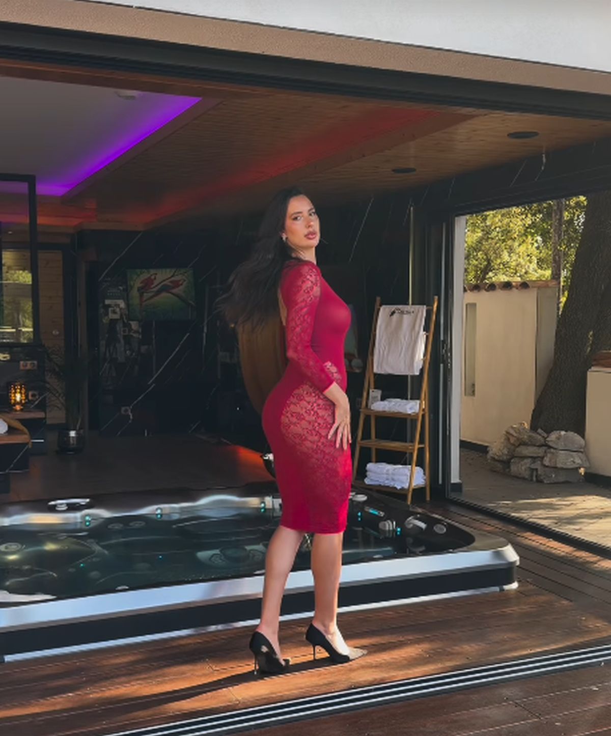 Teniserka u nikad vrelijem izdanju: Ispala u Madridu, pa otkrila provokativne fotke iz spa centra