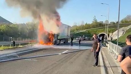 Požega, auto-put požar