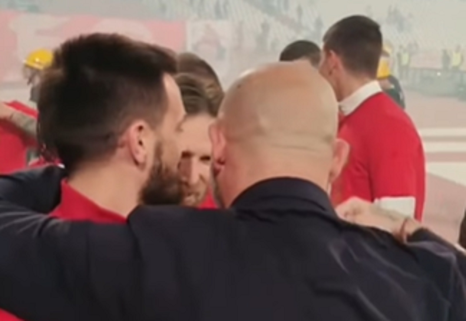 Stanković nikada emotivnije proslavio titulu posle derbija, Ivanića nije puštao, a onda je prišao Katai...