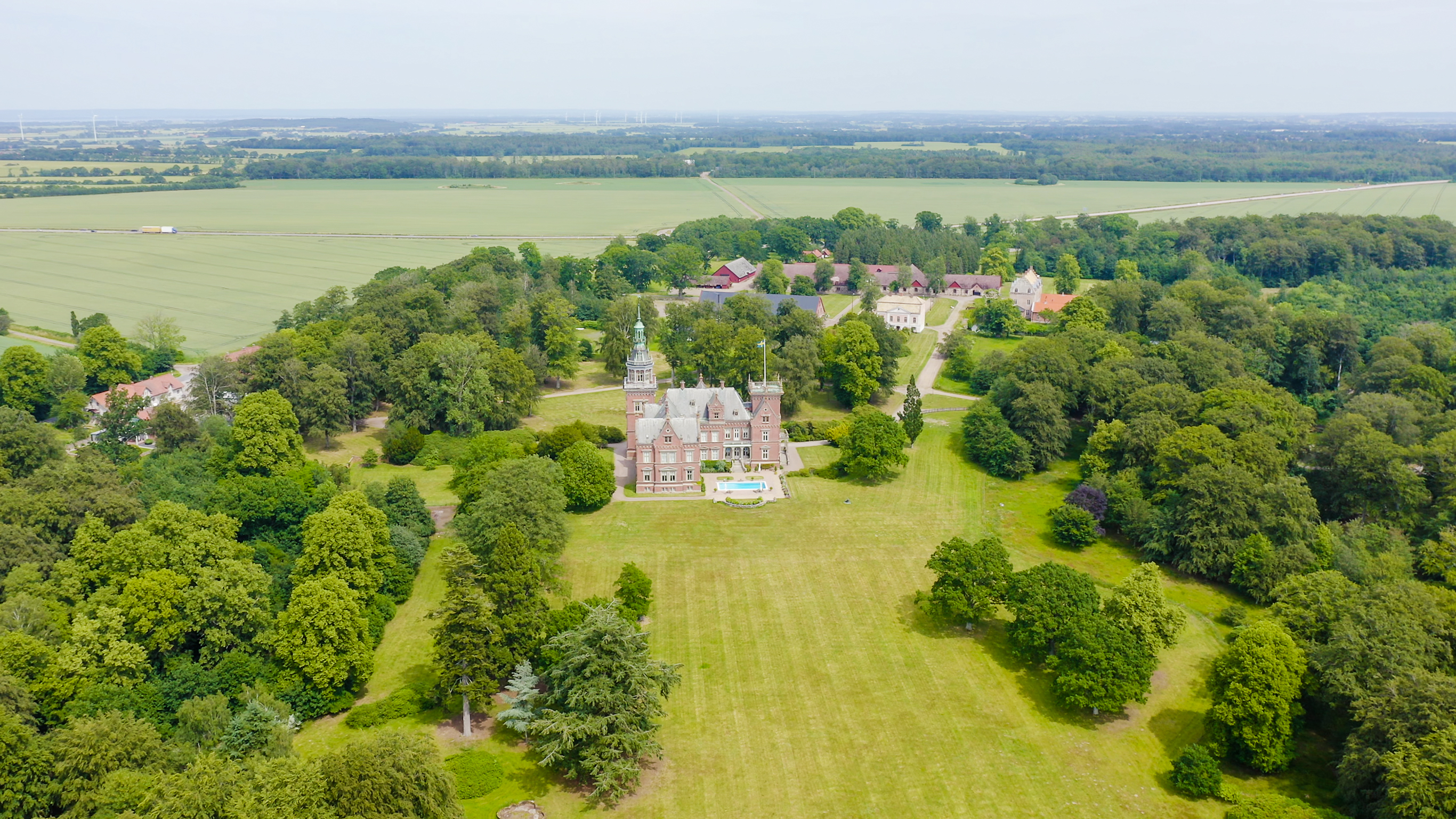 OD MOTIKE DO DVORCA: Braća poljoprivrednici kupili imanje od 32 miliona evra, uz 1.300 hektara dobili i zamak