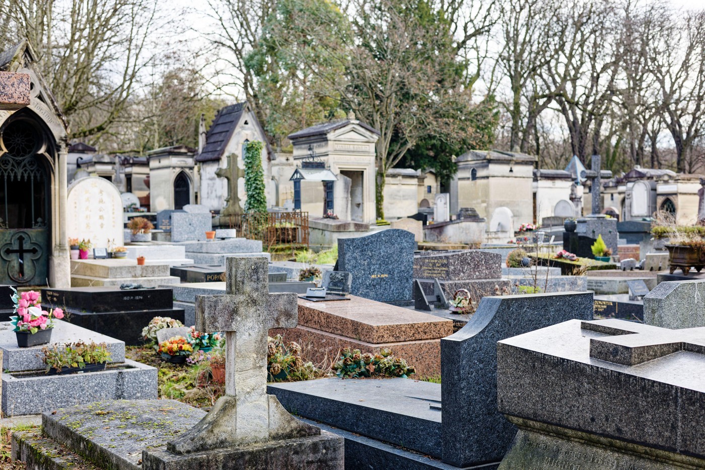 DRAMA U SELU BIJACOVCE Rođaci čuli "lupanje i glasove", pa su morali da pozovu policiju i OTKOPAJU GROB