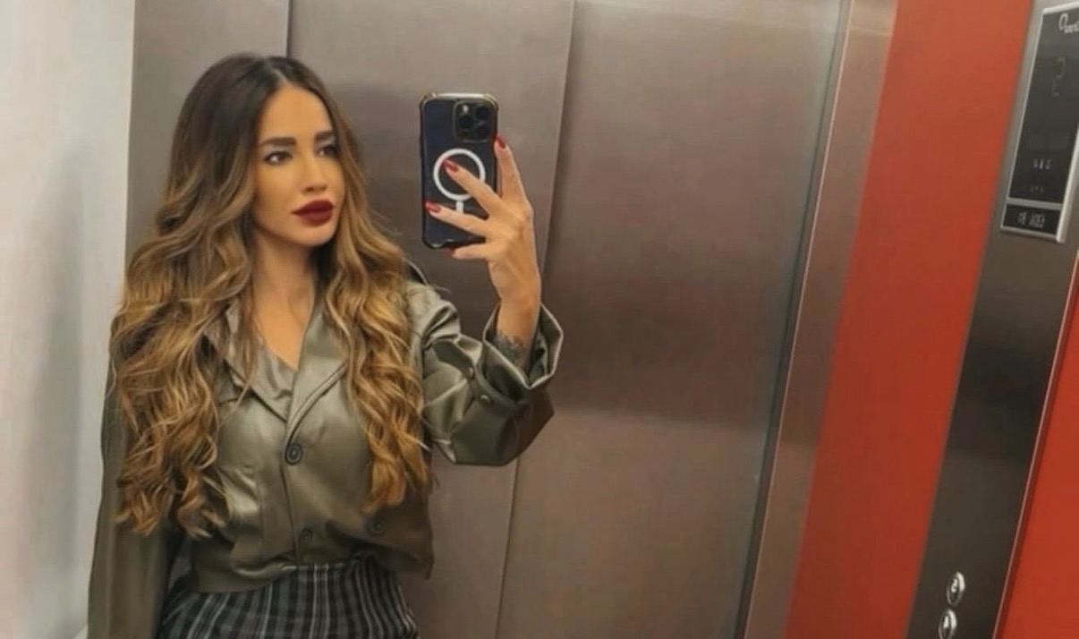 Publika je pamti kao zgodnu plavušu: Pevačica o kojoj su svi pričali se vraća na scenu posle medijske ilegale