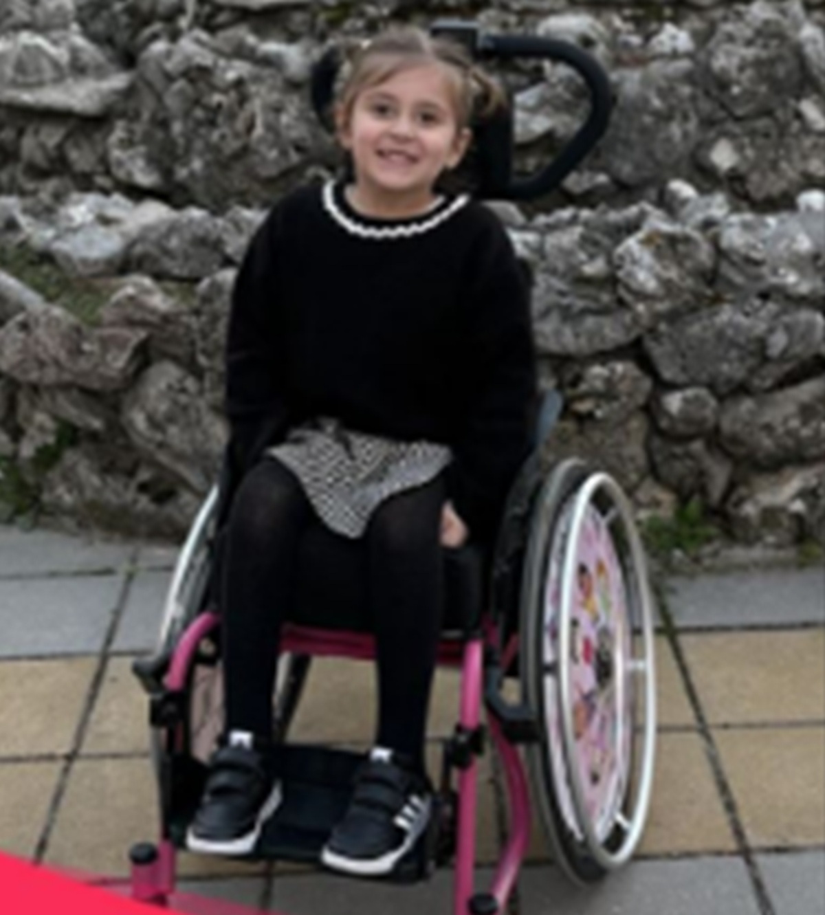 Teška saobraćajna nesreća ostavila je trajne posledice: Tea (5) je ostala nepokretna, a obožavala je da trči