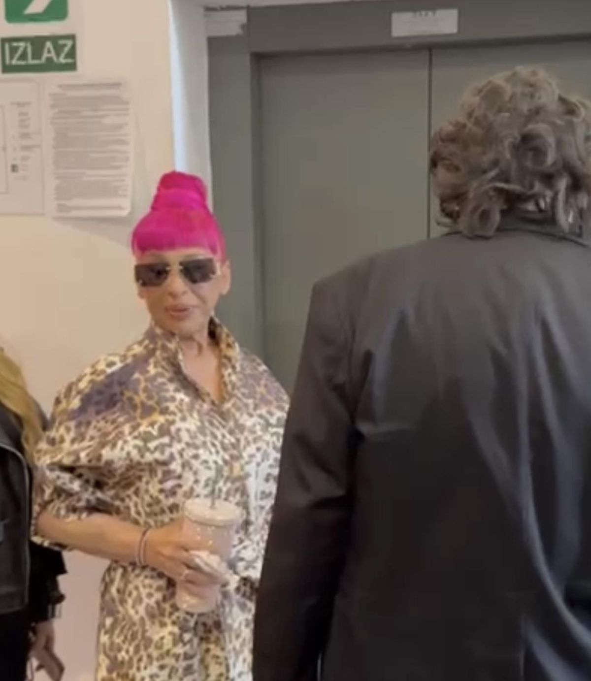 “Koji su ovo retardi” Haos u Pinkovim zvezdama, Zorica urlala i prekinula sve: “Prestanite, kvočke”