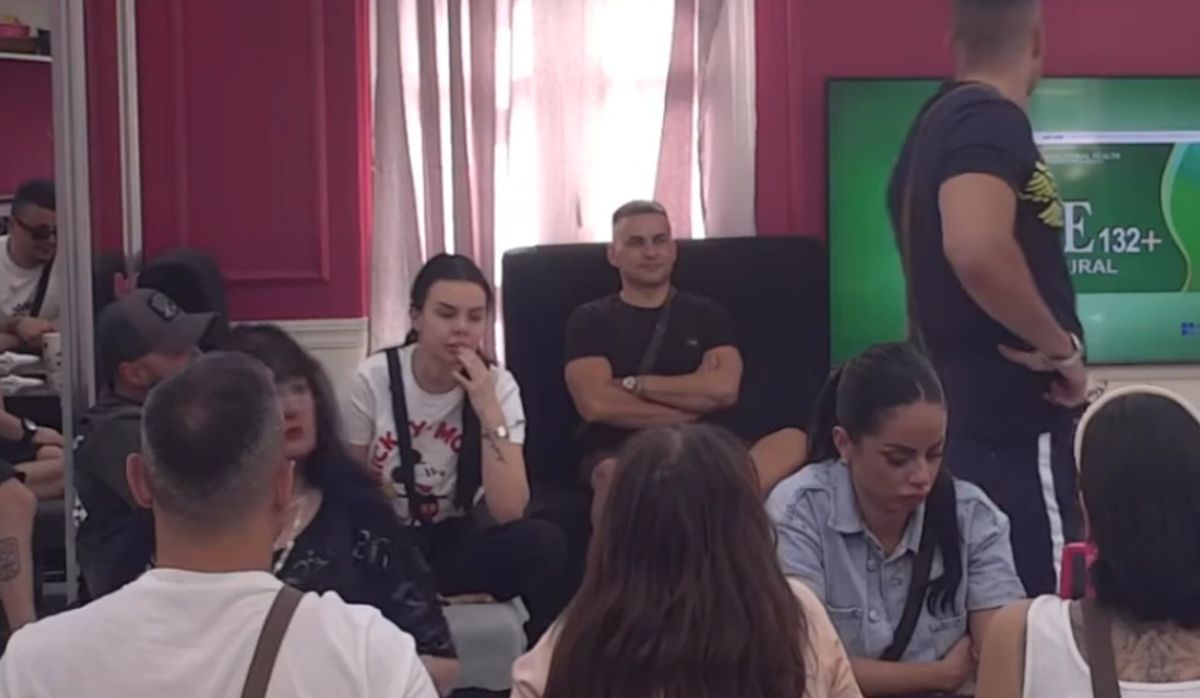 "Daj vodu, otvori vrata" Anita Stanojlović se onesvestila u Eliti! Usred svađe sručila se na pod