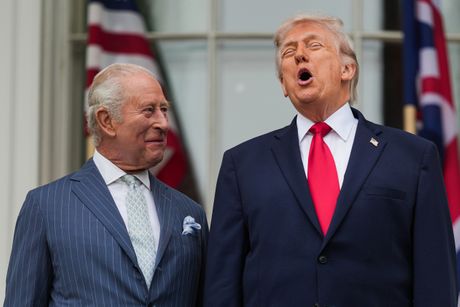 Kralj Čarls III i Donald Tramp