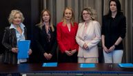 UNICEF i tri vodeća operatera potpisali deklaraciju: Novi standardi za bezbednost dece na internetu u Srbiji