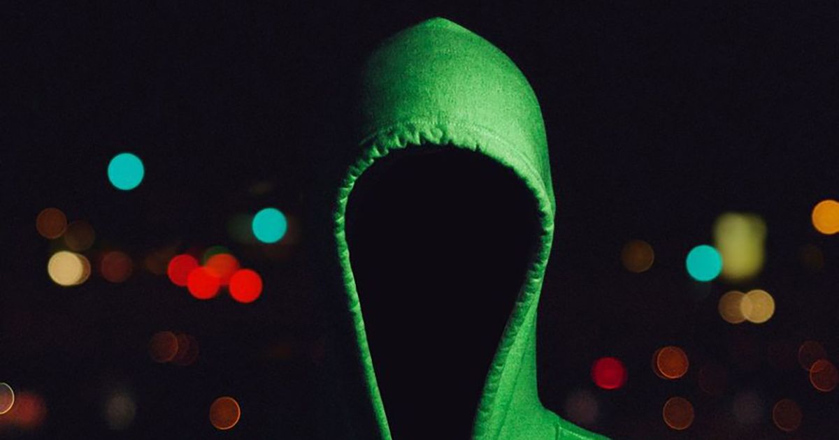 Claims to have arrived from the future, then warns people: 'The rich are already preparing, darkness is coming on June 6'